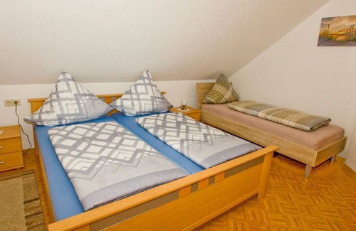 Gemarkung Tieringen Apartment | Ferienwohnung, 60qm mit Balkon und 1 Schlafzimmer für max. 5 Personen