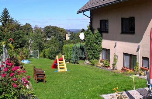 Neuhaus am Rennweg Apartment | Ferienwohnung Am Apelsberg