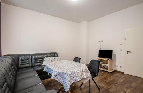 Nordost Apartment | Ferienwohnung Alex