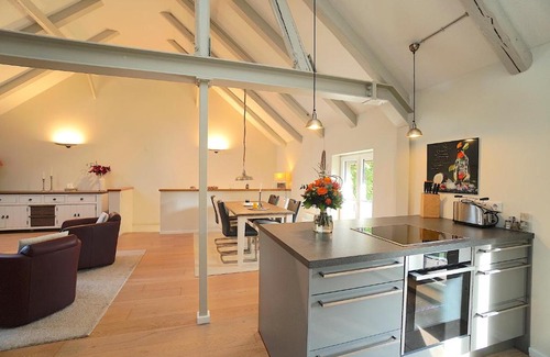 Borgwedel Apartment | Ferienwohnung Am Apfelbaum - romantische Remise direkt am Golfplatz und der Schlei