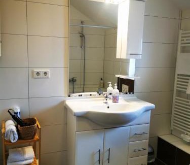 Kaiserslautern Apartment | Ferienwohnung am Waldpfad