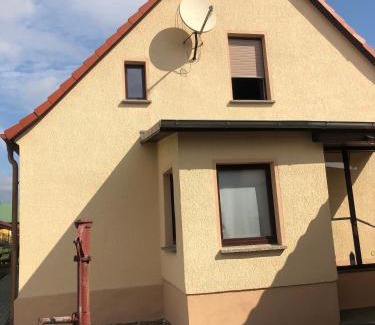 Uecker-Randow Apartment | Ferienwohnung auf dem Land Wiesenblick Sonnenberg Grambow