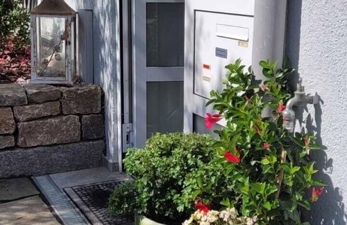 Moessingen Apartment | Ferienwohnung Bambusgarten, 60qm mit Terrasse und 1 Schlafzimmer für max. 2 Personen