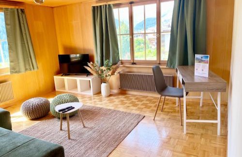 Sedrun Apartment | Ferienwohnung Bergblick
