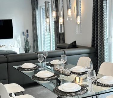 Langweid Apartment | Ferienwohnung Black White