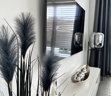 Langweid Apartment | Ferienwohnung Black White