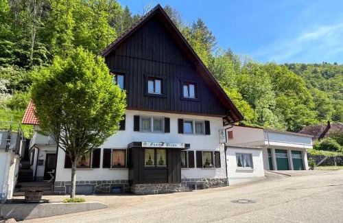 Wolfach Apartment | Ferienwohnung-Blume EG 2