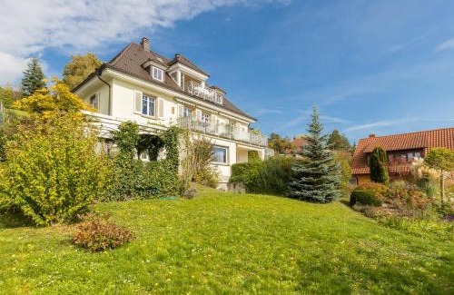 Allensbach Apartment | Ferienwohnung Bodenseeblick