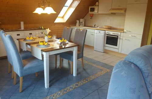 Stakendorf Apartment | Ferienwohnung Dorette in Stakendorf mit Blick über den Dorfteich
