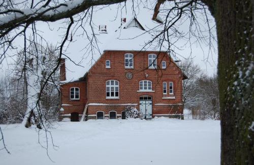 Kuhstorf Apartment | Ferienwohnung ehemalige Revierförsterei "Morgensünn"