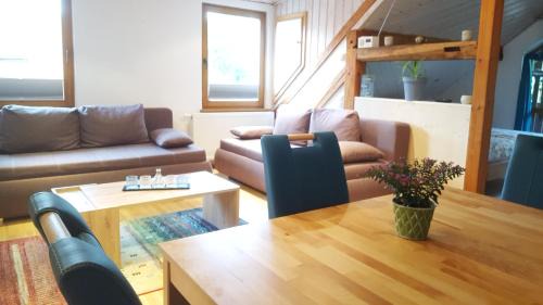 Poppenhausen Apartment | Ferienwohnung Elena