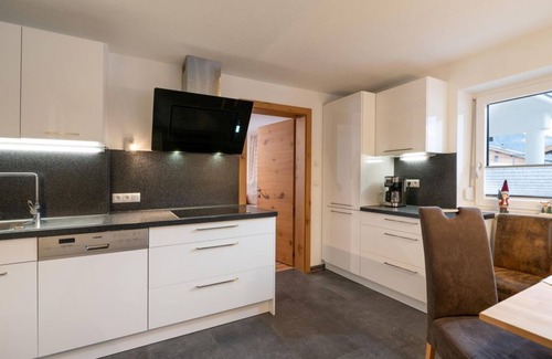 Soell Apartment | Ferienwohnung Emmerenzia - Appartement/fewo, Dusche, WC, 2 Schlafräume
