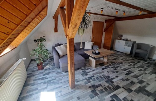 Hessenburg Apartment | Ferienwohnung Feldblick