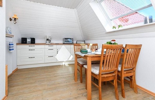 Esens Apartment | Ferienwohnung Gesine - Haus Wiesen- und Waldblick in Esens