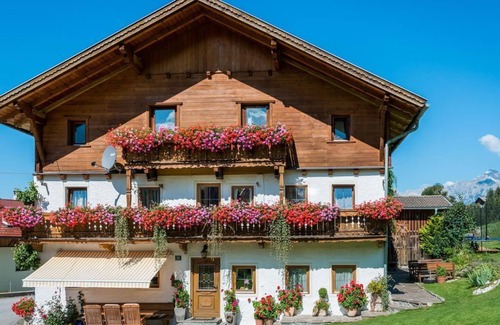 Kolsassberg Apartment | Ferienwohnung Hirzerblick - Floachhof
