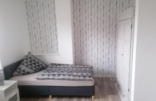 Blumenberg Apartment | Ferienwohnung I Sarrebriese