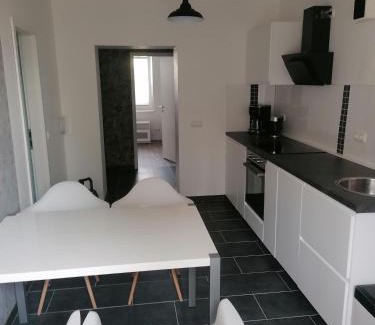 Blumenberg Apartment | Ferienwohnung II Sarrebriese