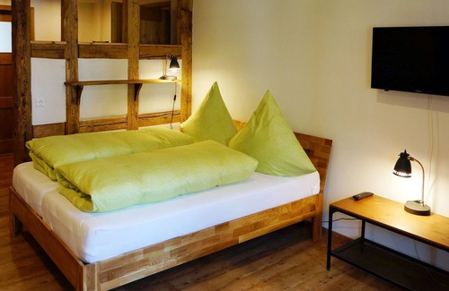 Alpirsbach Apartment | Ferienwohnung im Denkmal 2, 70qm, 2 Schlafzimmer, Terrasse, max. 4 Personen