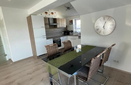 Lonsee Apartment | Ferienwohnung in Lonsee-Ettlenschieß