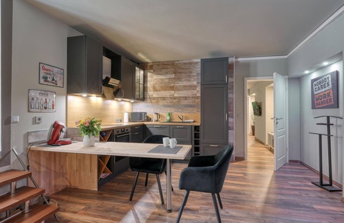 Bahrdorf Apartment | Ferienwohnung in Luxusvilla