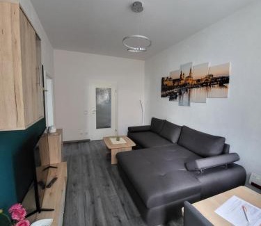 Loebtau Apartment | Ferienwohnung Kaiser