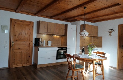 Furtwangen Apartment | Ferienwohnung Kandelblick mit 60qm, 1 Schlafraum, 1 Wohn-/Schlafraum für max. 3 Personen