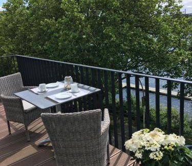 Holtenau Apartment | Ferienwohnung Kiel - Kanalblick