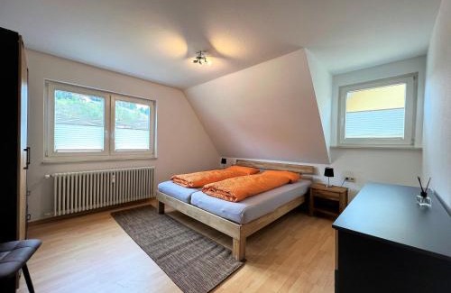 Schenkenzell Apartment | Ferienwohnung Kinzigblick - Balkon - Für Kinder - mit Bettwäsche & Handtücher