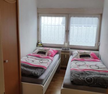 Schiefbahn Apartment | Ferienwohnung Linden