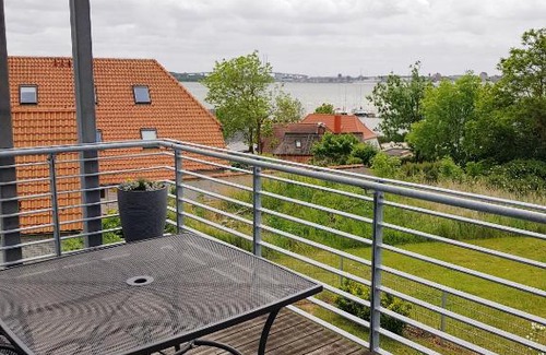 Altefaehr Apartment | Ferienwohnung MeerBlick OG