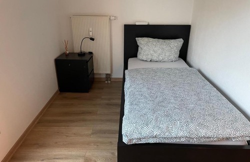 Burbach Apartment | Ferienwohnung mit 2 Zimmer, Küche, Bad, in Saarbrücken