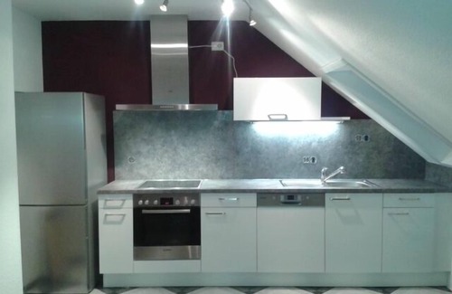 Gambach Apartment | Ferienwohnung mit Balkon am Waldrand