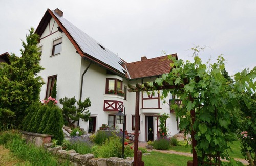 Zeil Villa | Ferienwohnung mit Garten in Zeil am Main