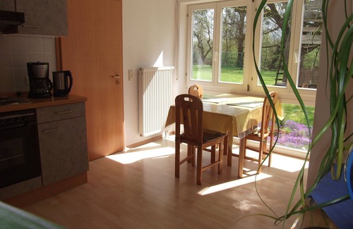 Eriskirch Apartment | Ferienwohnung mit Großem Garten