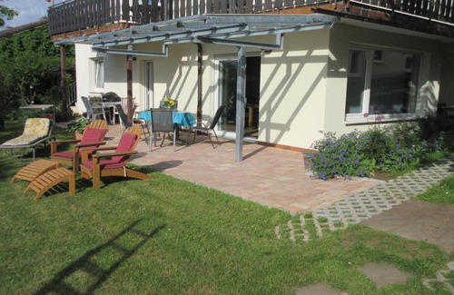 Bad Konig Apartment | Ferienwohnung Obstgarten
