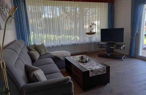 Bad Konig Apartment | Ferienwohnung Obstgarten