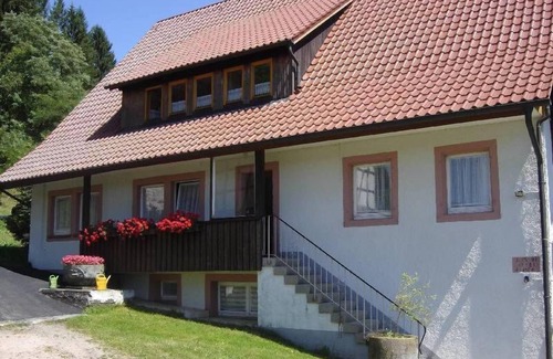 Schiltach Apartment | Ferienwohnung Panoramablick, 2 Schlafzimmer, max. 4 Personen
