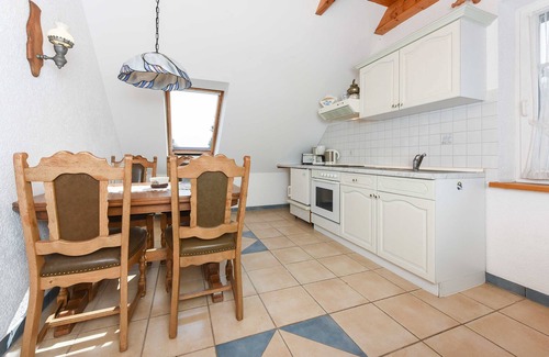 Dunum Apartment | Ferienwohnung Schwalbe - Ferienwohnungen Möwe und Schwalbe im Haus Sassenhof