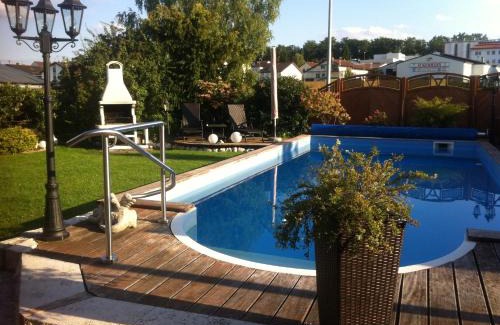 Sersheim Apartment | Ferienwohnung Schwarz