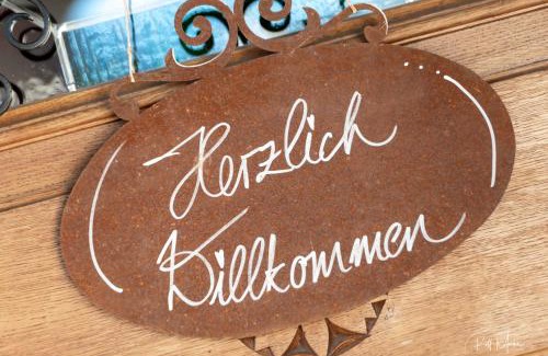 Hoefen Apartment | Ferienwohnung Sonnenschein