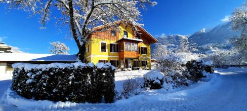 Schwaz Apartment | Ferienwohnung Sonnwendhof "Kellerjochblick"
