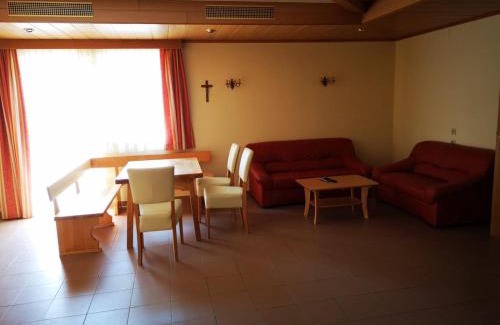 St Andra-Hoech Apartment | Ferienwohnung Strohmaier