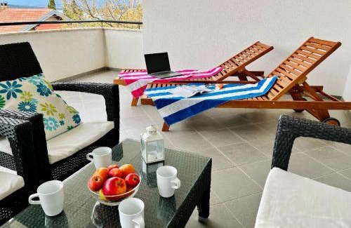 Gornji Karin Apartment | Ferienwohnung Stela In Karin Gornji