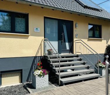 Osburg Apartment | Ferienwohnung Sternfeld
