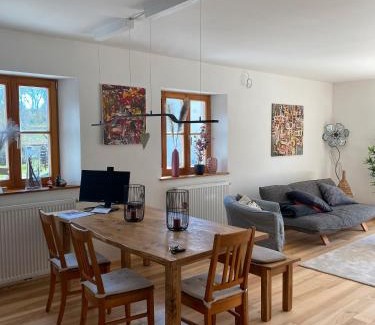 Holzheim a. Forst Apartment | Ferienwohnung Wein