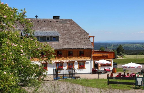 Bonndorf Apartment | Ferienwohnung Waldrauschen in der Höhenpension Glashütte