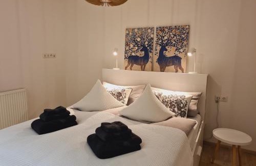 Heinrichs Apartment | Ferienwohnung - Zum alten Fritz - Suhl, 2 Schlafzimmer, 2 Terrassen