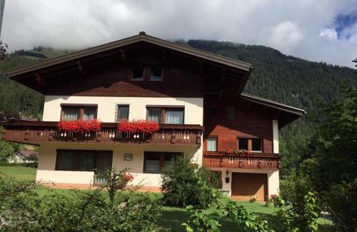Bach Apartment | Ferienwohnungen Bailom