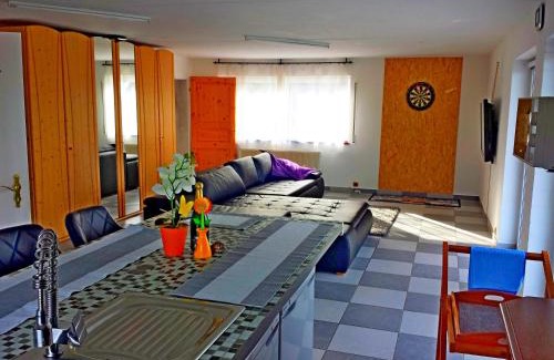 Bergneustadt Apartment | Ferienwohnungen nähe Badesee mit Bergblick