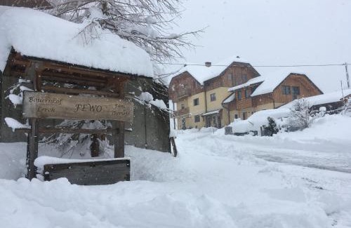 Kirchbach Apartment | Ferienwohnungen Themessl